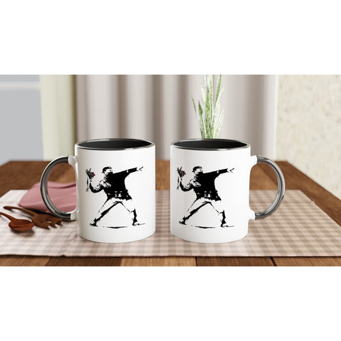 Banksy Blumenwerfer Tasse